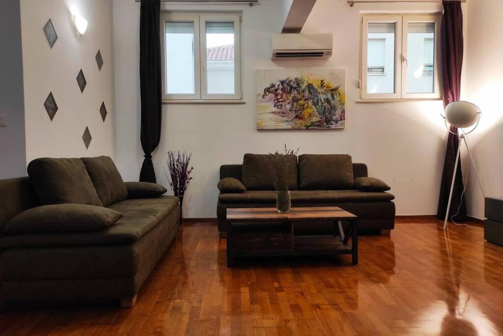 Spacious Apartment Near City Center And The Beach Split Exterior photo